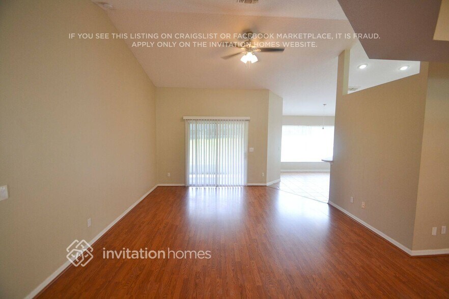 Building Photo - 830 Breezy Lake Way