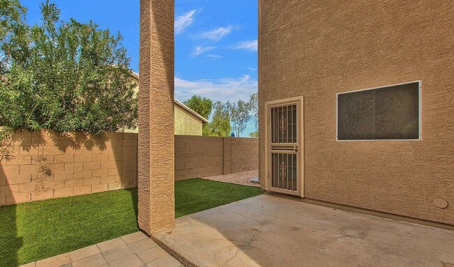 Building Photo - 3110 W Baylor Ln