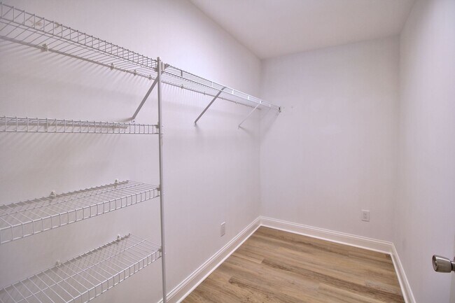 Building Photo - 226 Bertram Dr