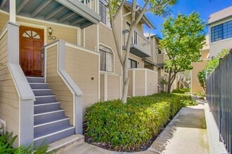 Building Photo - Spacious Townhome in University City for Rent!