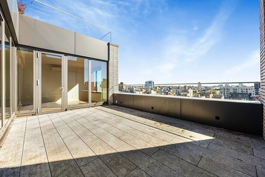 Building Photo - 123 Melrose St