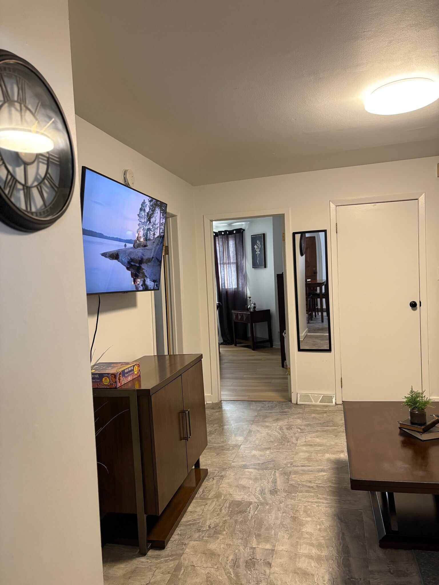 Building Photo - 313 Hixson Ave