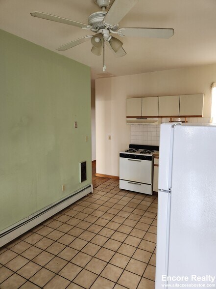 Building Photo - 369A Centre St