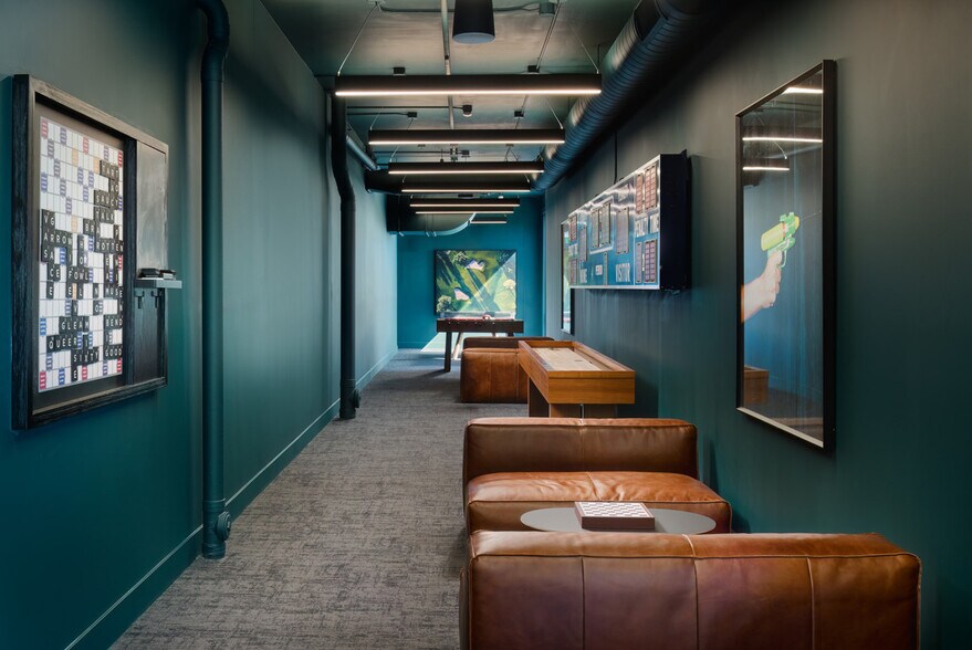 Building Photo - 2333 Calle Del Mundo