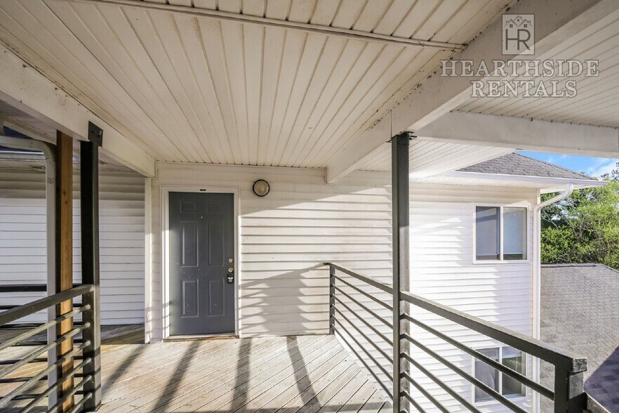 Building Photo - 330 Brownlea Dr