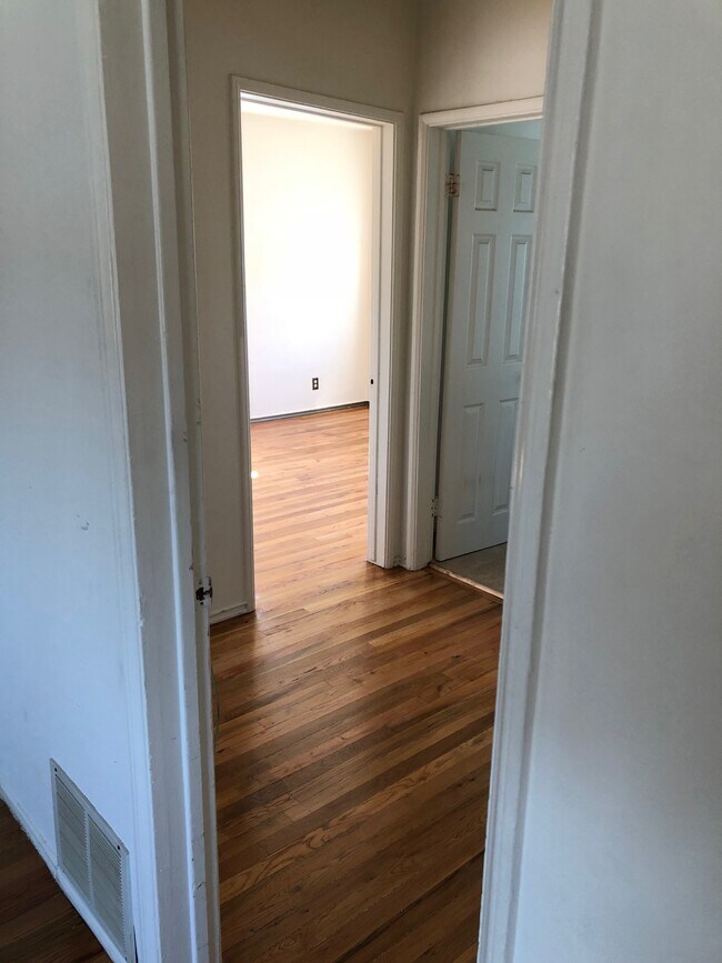 Building Photo - 5551 Costello Ave