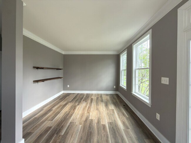 Building Photo - Spacious 4 Bed 3.5 Bath Home in Round Hill VA For Rent!