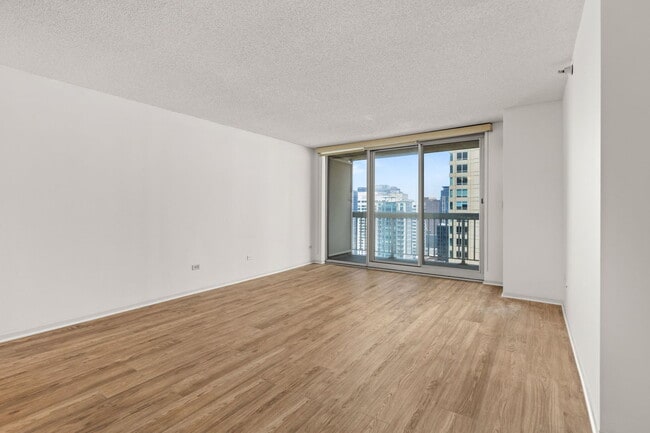 Building Photo - 545 N Dearborn St