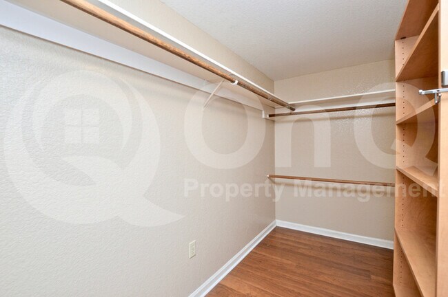 Building Photo - Beautiful Phoenix Property!