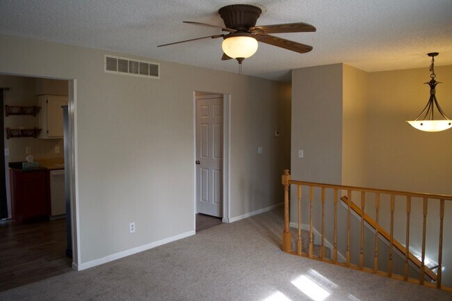 Building Photo - Great 3 Bed 2 Bath House!