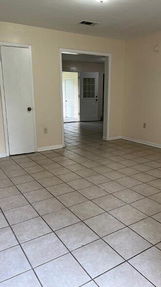 Building Photo - 4215 Heath Dr