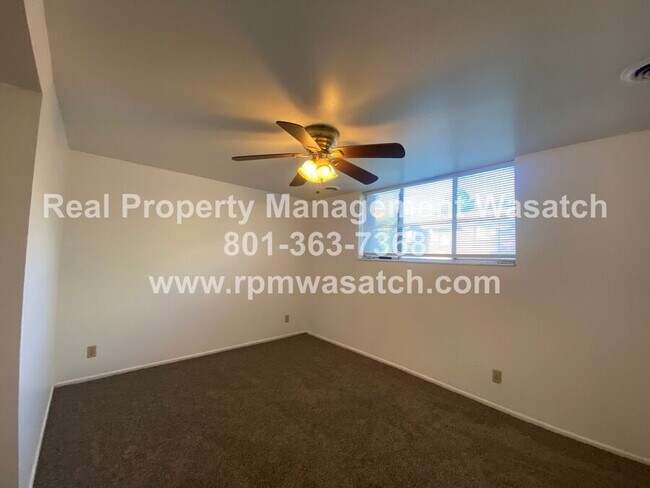 Building Photo - 448 Penney Ave S