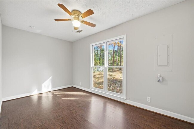 Building Photo - 3890 Steve Tate Hwy