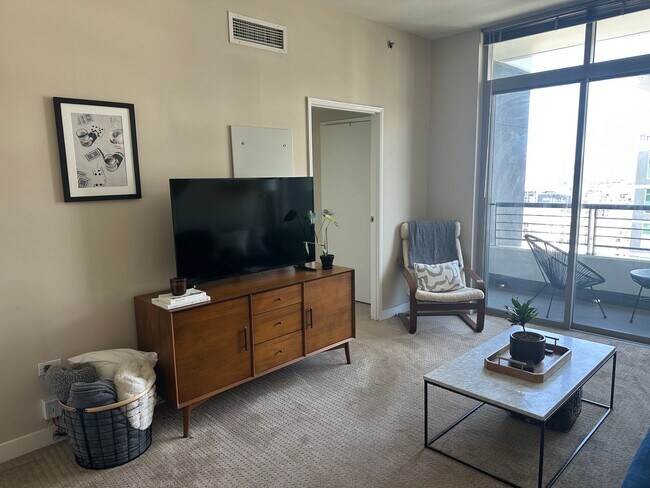 Building Photo - 1 Bedroom on the 16th Floor at Acqua Vista...