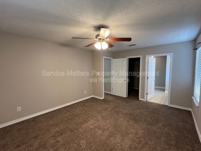 Building Photo - 10440 Millbrook Dr