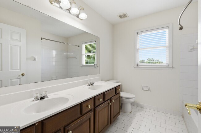 Building Photo - 1702 Clay Brooke Ct SE