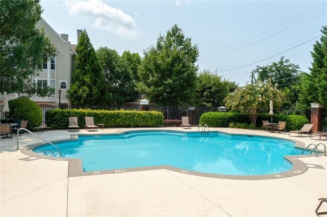 Building Photo - 375 Highland Ave NE