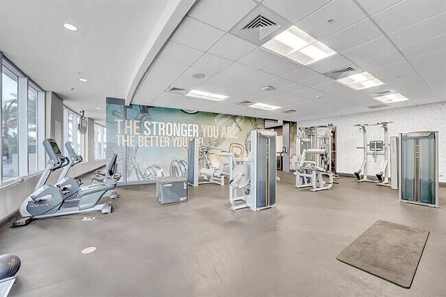 Building Photo - 1750 N Bayshore Dr