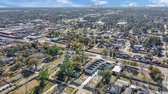 Building Photo - 778 W Tidwell Rd