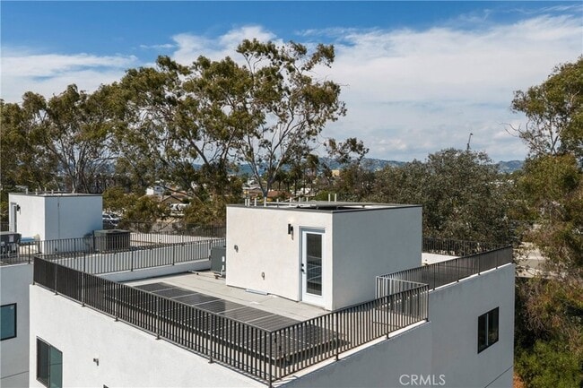 Building Photo - 2517 Alsace Ave