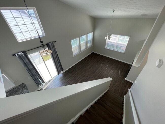 Building Photo - Updated 3BR Home - Woodstock