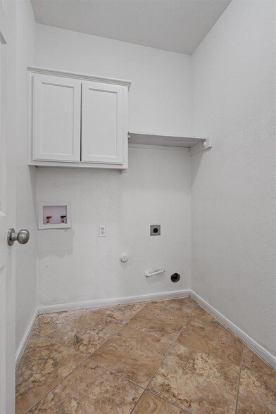 Building Photo - 204 Mallard Cove