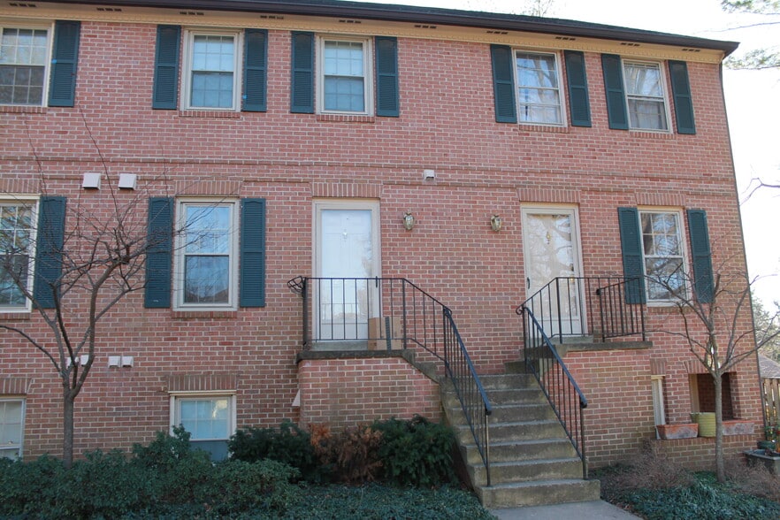 Building Photo - 227 Katie Ct