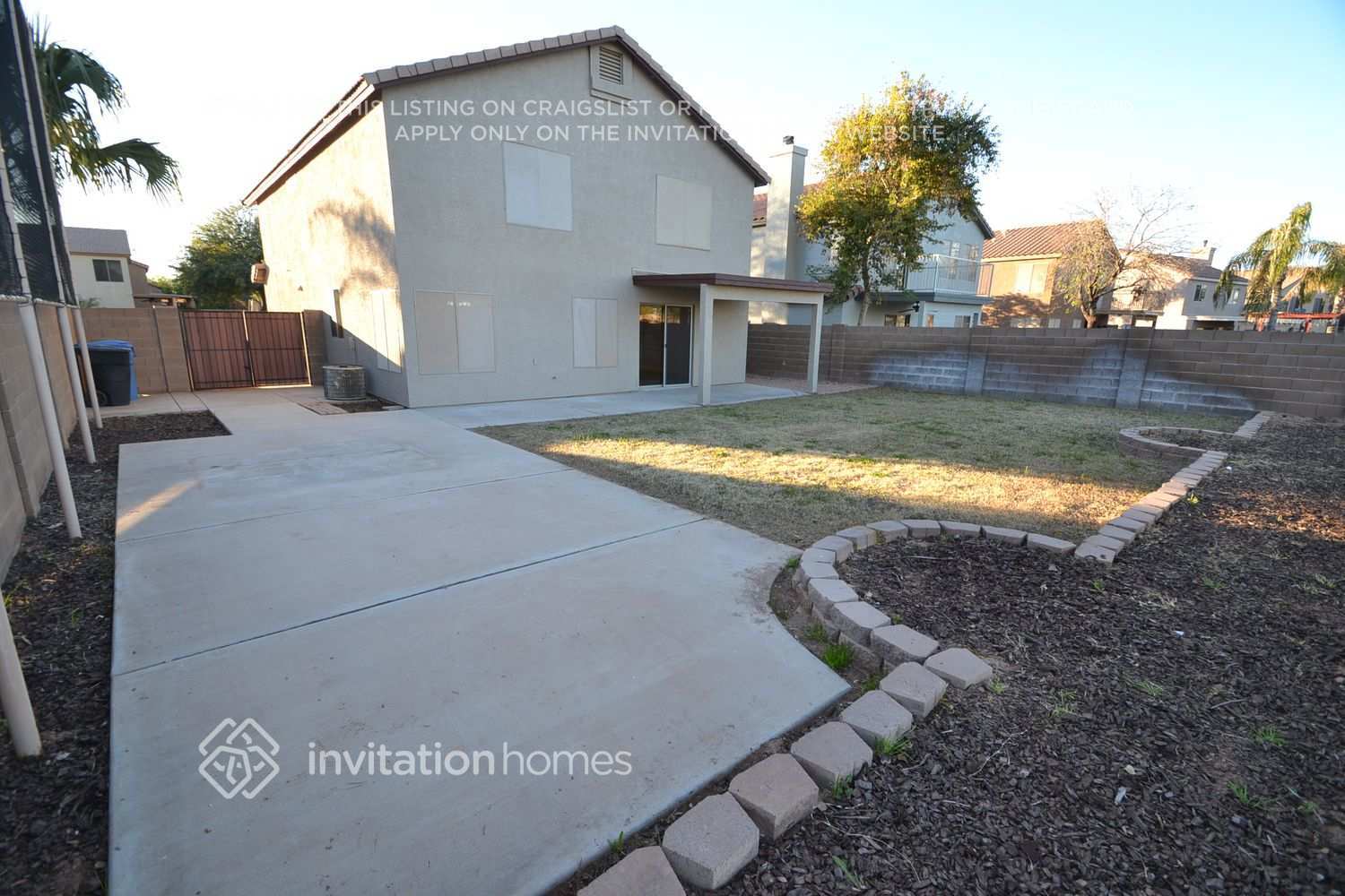 Building Photo - 1469 S Western Skies Dr