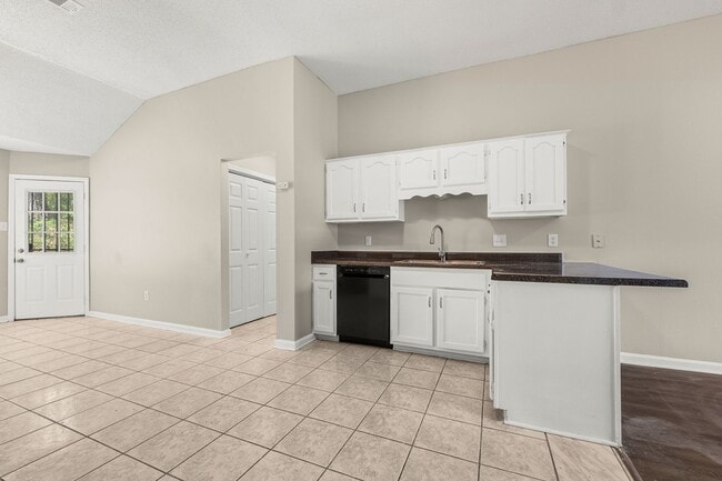 Building Photo - Updated 4 Bedroom 2 Bath Home - Open to Section 8