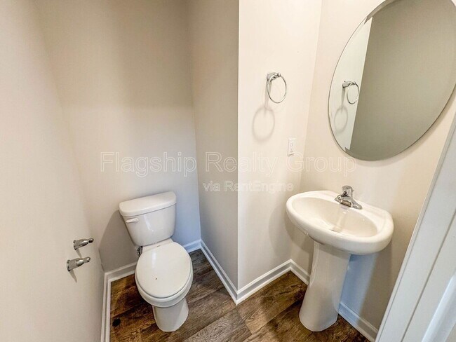 Building Photo - 2136 Montalvan Dr