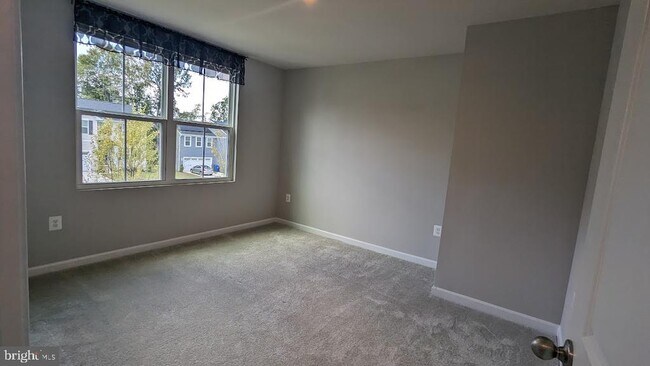 Building Photo - 433 Old Potomac Church Rd