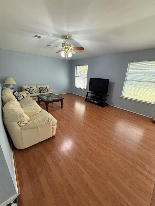 Building Photo - 2562 Vernell Way