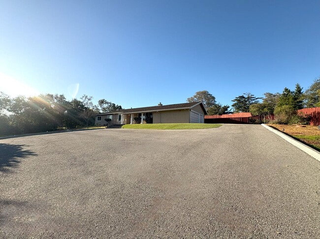 Building Photo - Charming Single Family Home in Los Altos H...