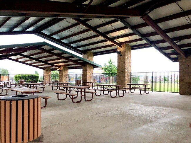 Building Photo - 509 Vista Gardens Dr