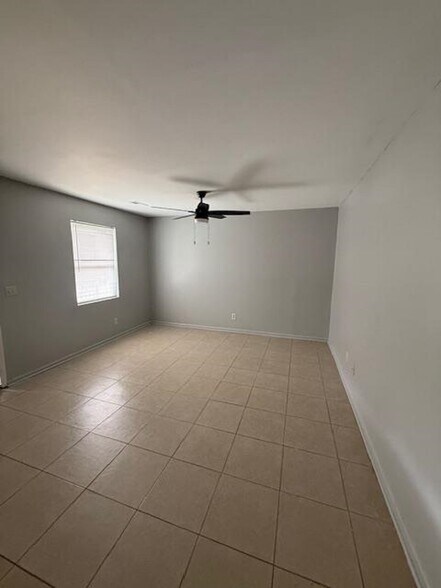 Building Photo - 1502 Oakshire Ct