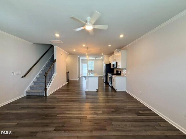 Building Photo - 451 Carolina Spgs Blvd