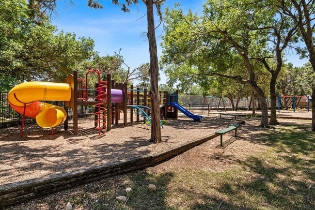 Building Photo - 1809 Springwater Dr