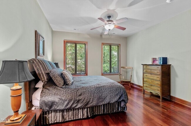 Building Photo - 6016 Glenthorne Dr