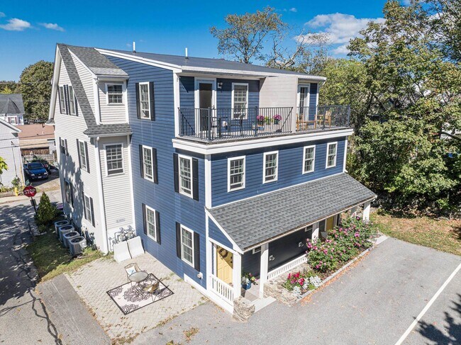 Building Photo - 5 Pleasant St
