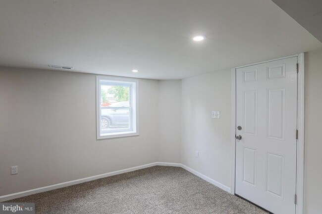 Building Photo - 6512 Golden Ring Rd