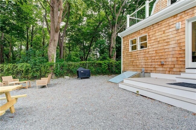 Building Photo - 59 Melrose Ave