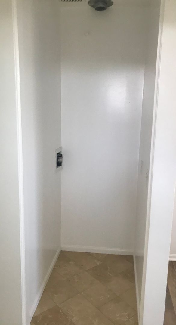 Building Photo - Beautilful Corner Unit Multi-Level Townhou...