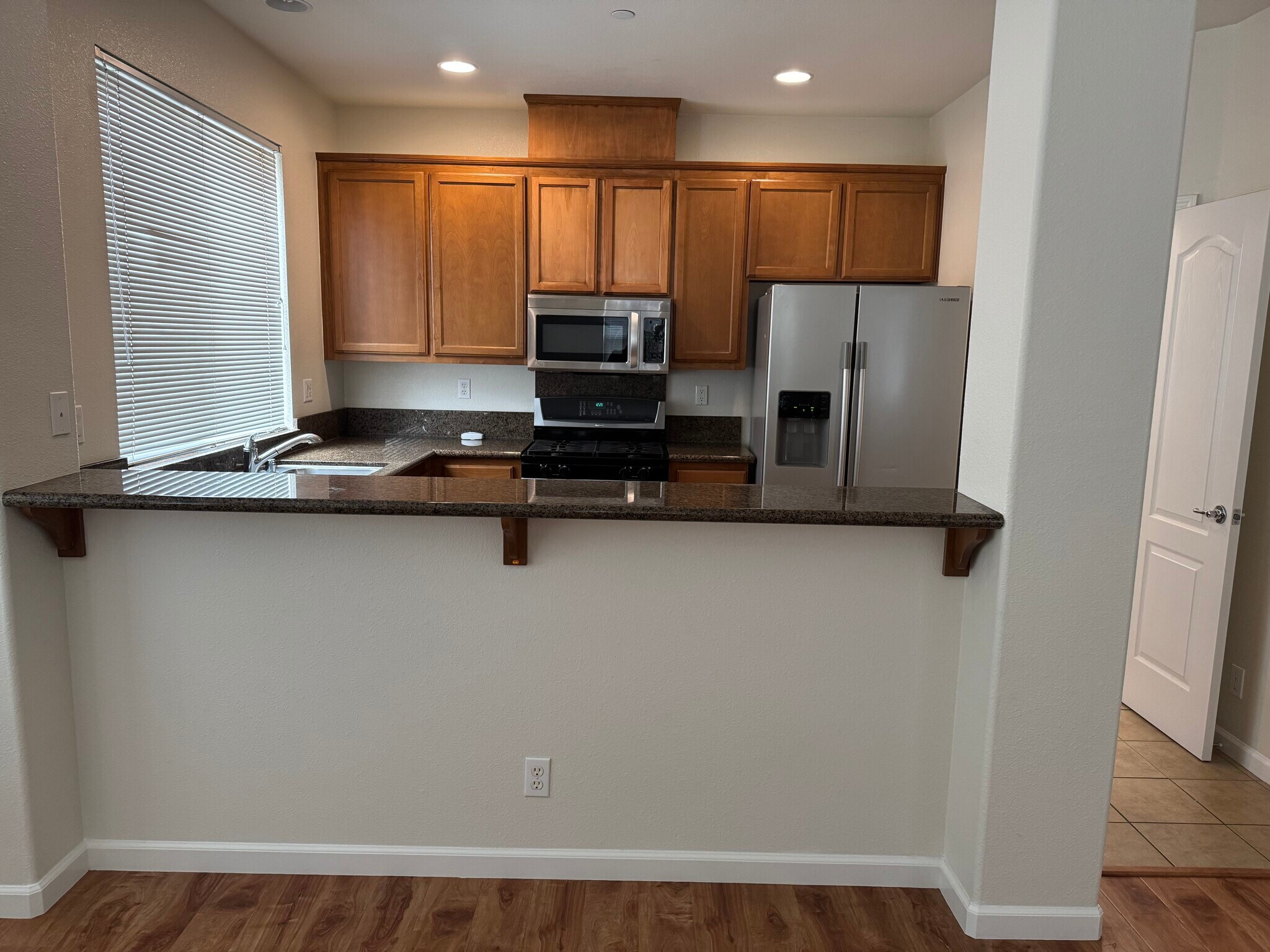 Building Photo - 481 Tea Tree Ter