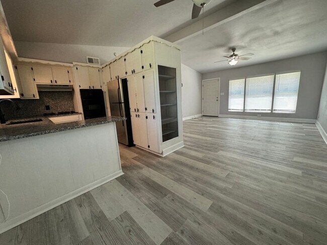 Building Photo - Adorable 3 bedroom 1.5 bathroom in Tulsa