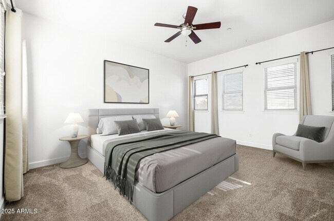 Building Photo - 505 W 6th St