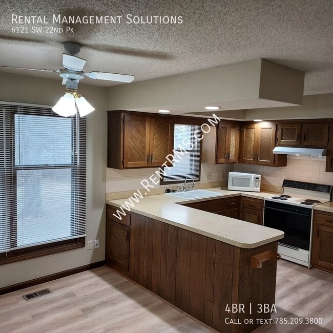 Building Photo - 6121 SW 22nd Park