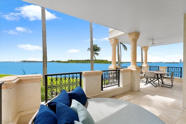 Building Photo - 4921 Fisher Island Dr
