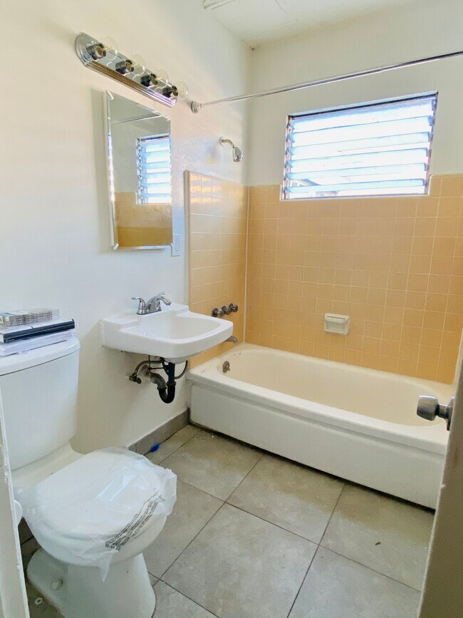 Building Photo - 12711 Pacific Ave