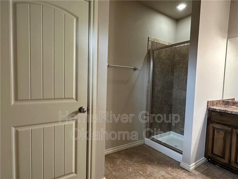 Building Photo - 1007 SW 92nd St