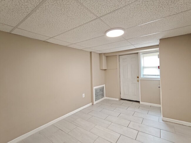Building Photo - 6766 Blakemore St